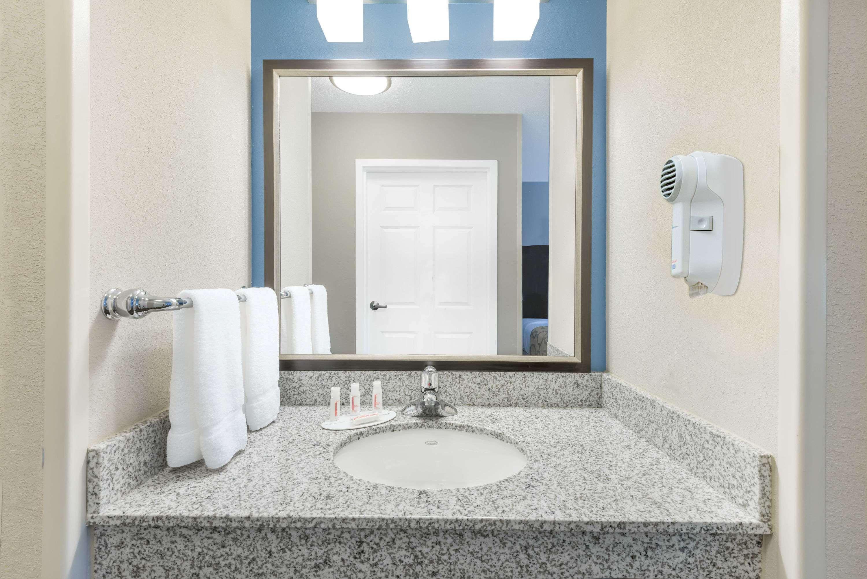 Baymont By Wyndham Erie 3* Kearsarge