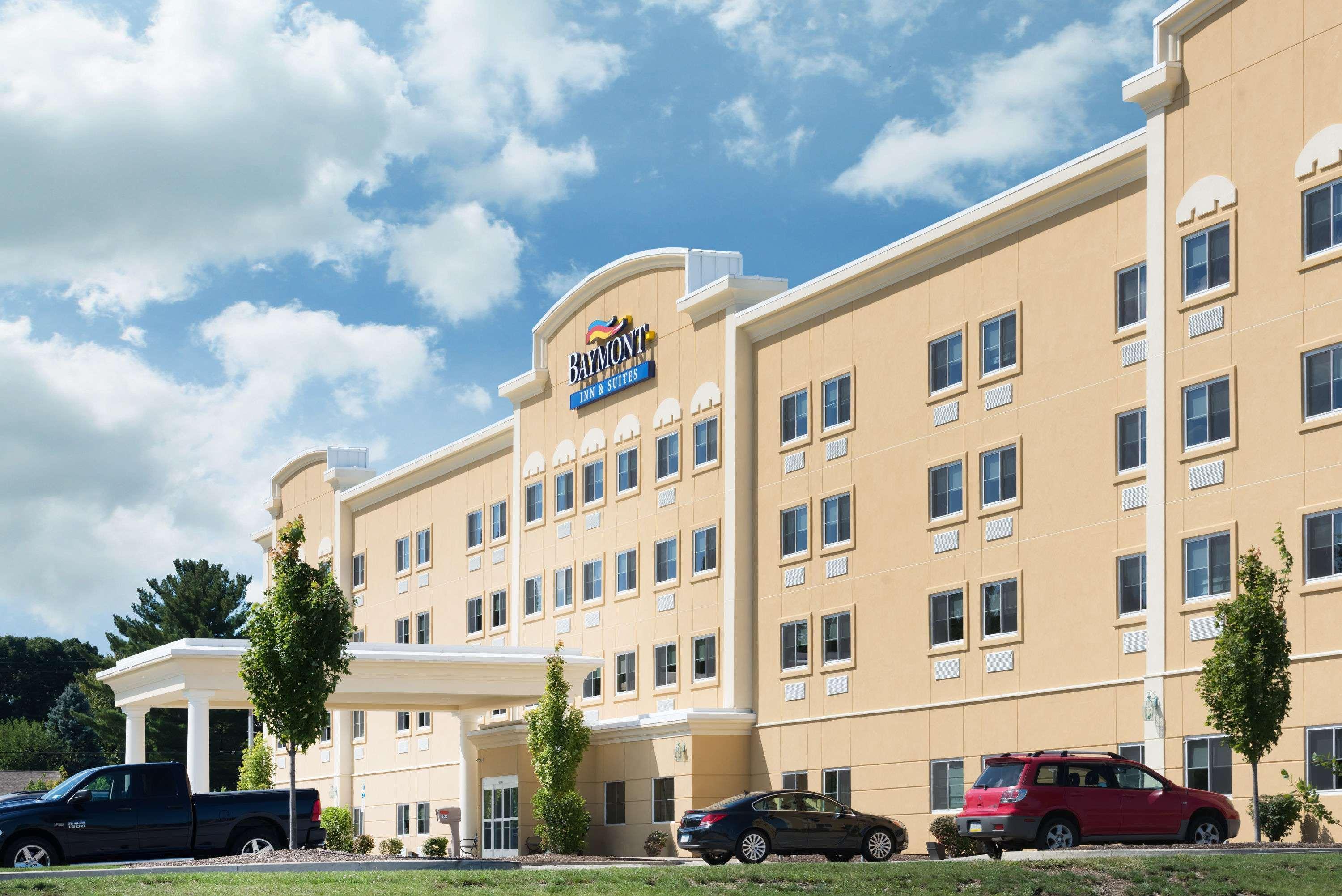 Baymont By Wyndham Erie Hotel 3*