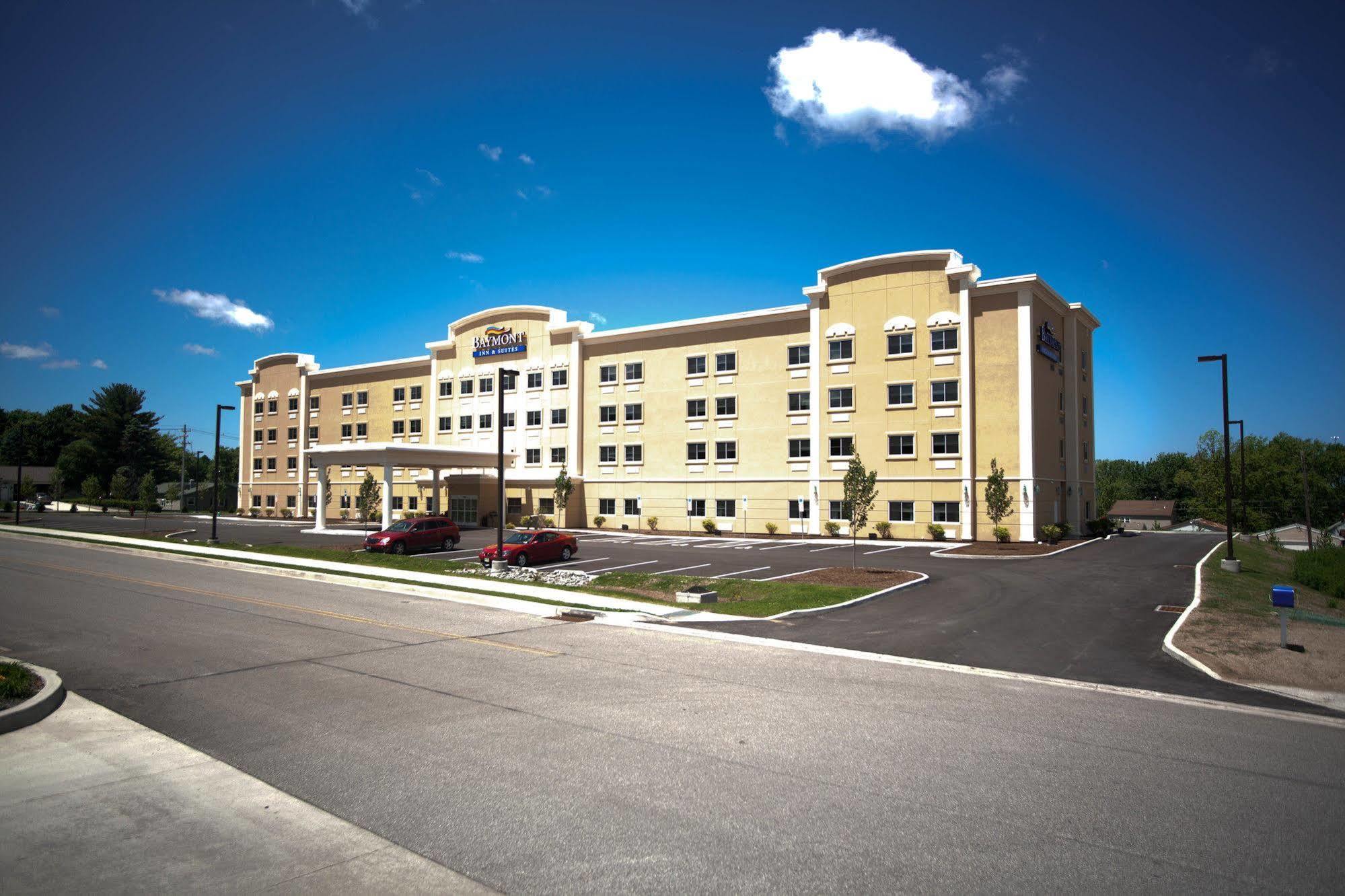 Baymont By Wyndham Erie 3*