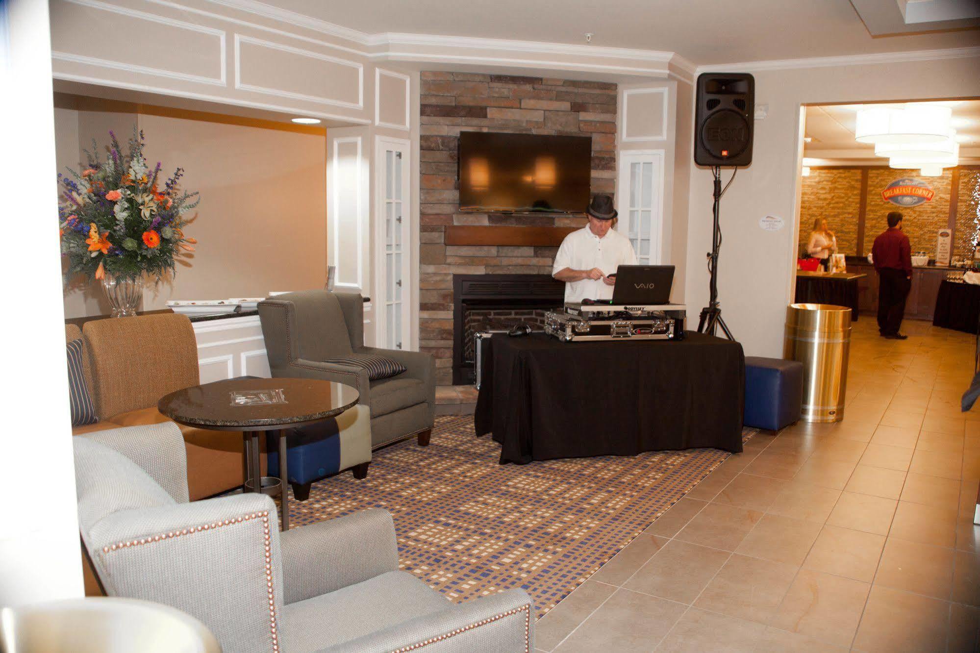Hotel Baymont By Wyndham Erie